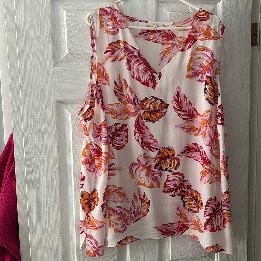 Laura plus size Sleeveless Vneck tank top White, orange, pink floral Top Size 22